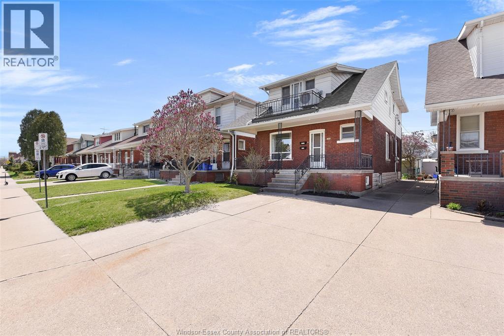 2-bedroom Single Family at 1069 Marentette Avenue #UPPER, Windsor — photograph 3