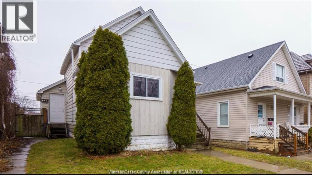 2-bedroom Single Family at 329 Pierre Avenue #MAIN, Windsor — primary photograph