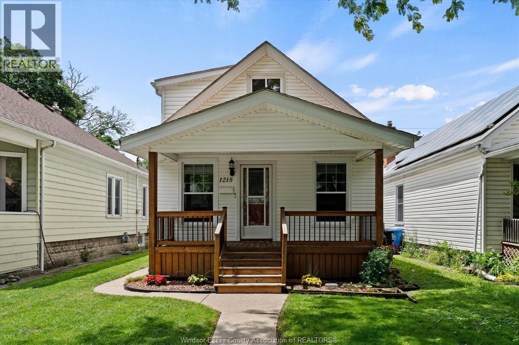 3-bedroom Single Family at 1215 Lincoln Road, Windsor — primary photograph