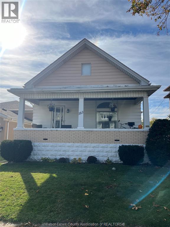 2-bedroom Single Family at 183 Elm #FRONT UNIT, Windsor — primary photograph
