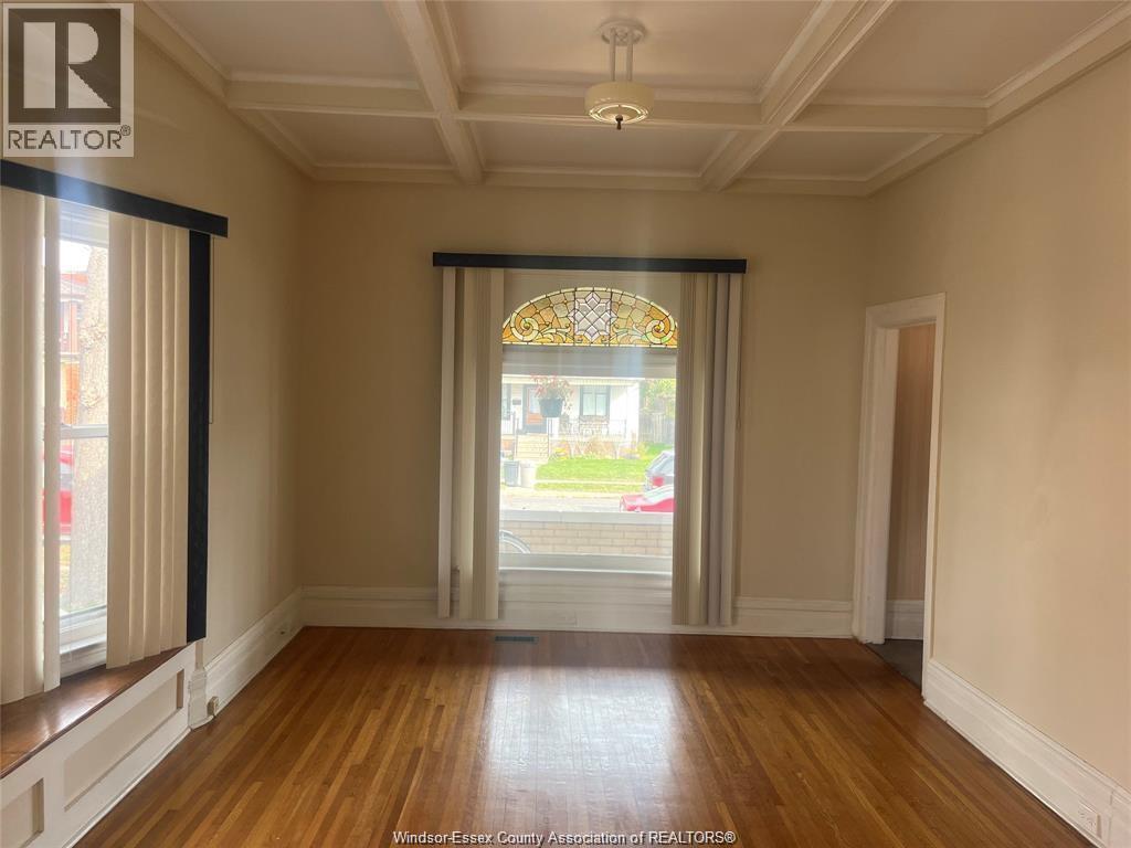 2-bedroom Single Family at 183 Elm #FRONT UNIT, Windsor — photograph 3