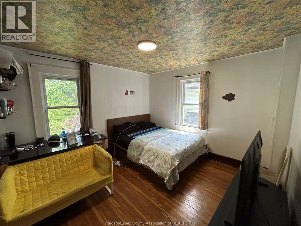 6-bedroom Single Family at 522 Askin, Windsor — photograph 3