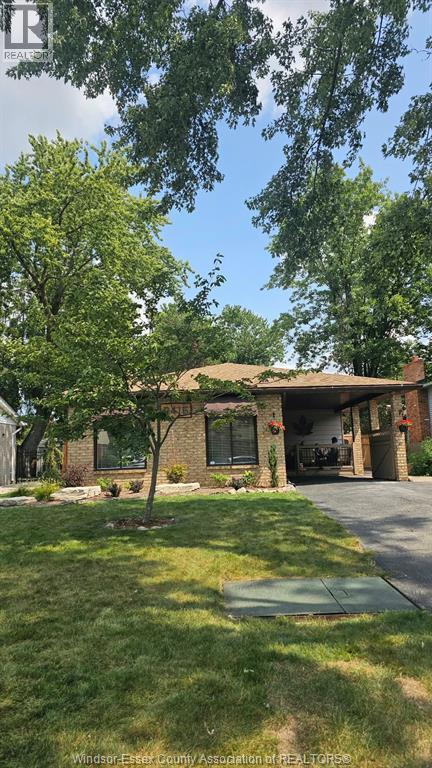 3-bedroom Single Family at 3416 Longfellow, Windsor — primary photograph