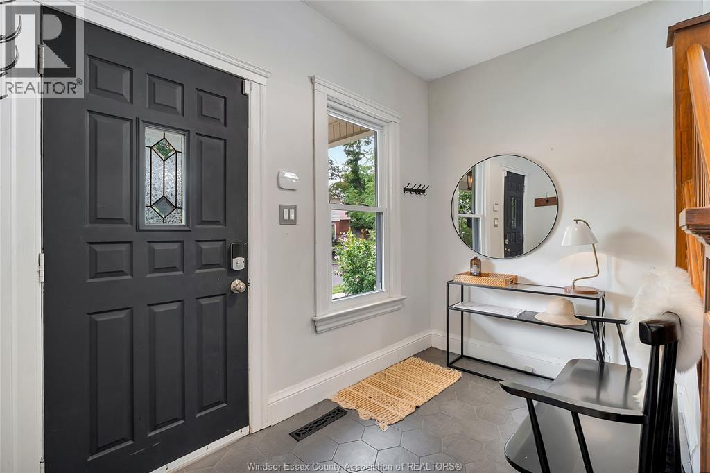 4-bedroom Single Family at 1226 Windermere Road, Windsor — photograph 3