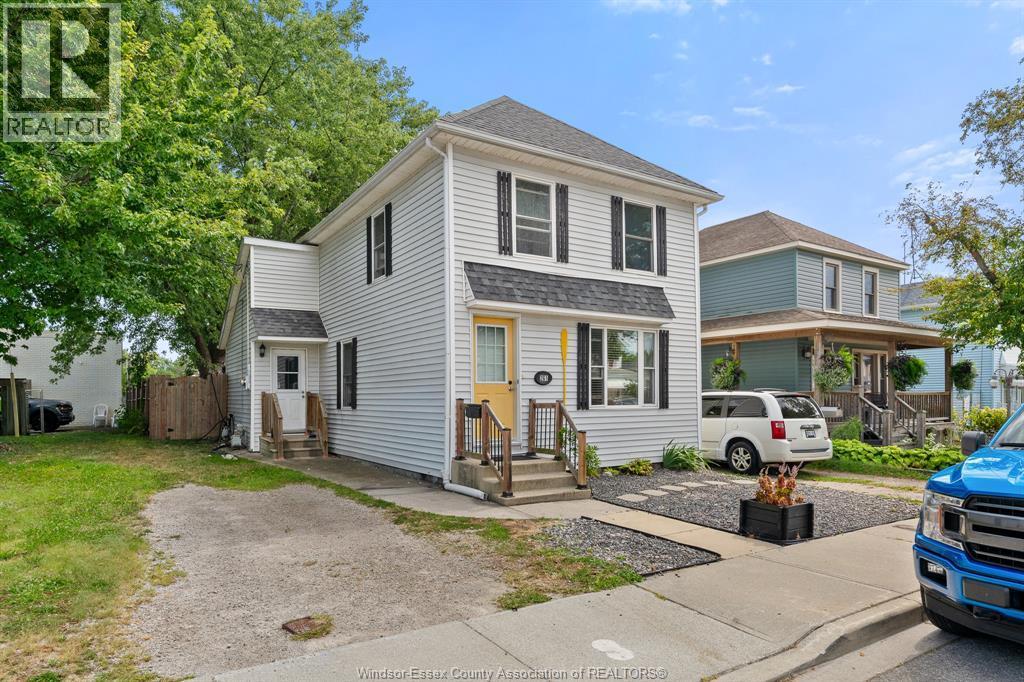 3-bedroom Single Family at 261 Bathurst Street, Amherstburg — photograph 3