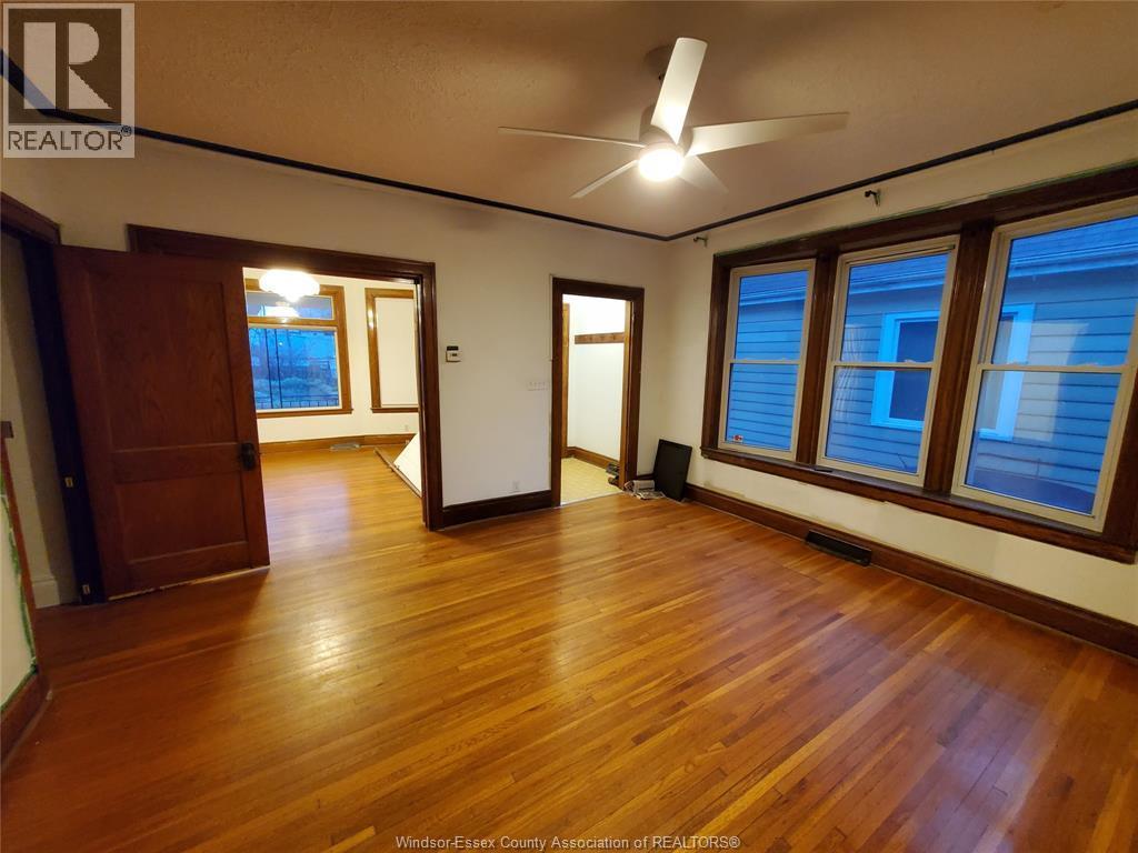 5-bedroom Single Family at 725 Church Street #Main, Windsor — photograph 3