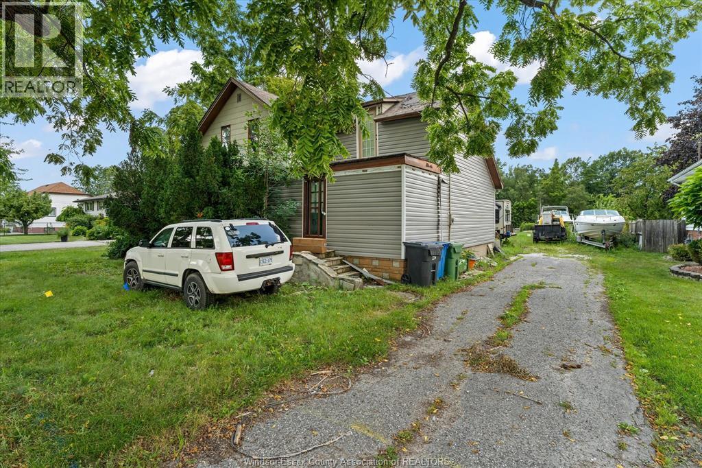 Single Family at 12122 Intersection Road, Tecumseh — photograph 2