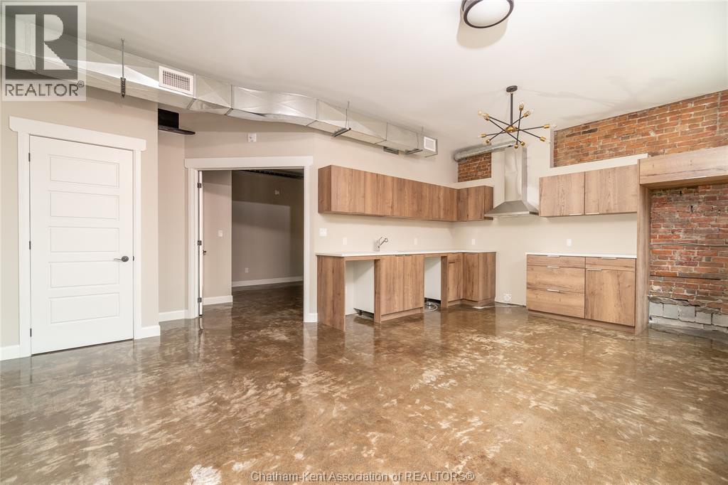 1-bedroom Single Family at 140 King Street #201, Chatham — photograph 2