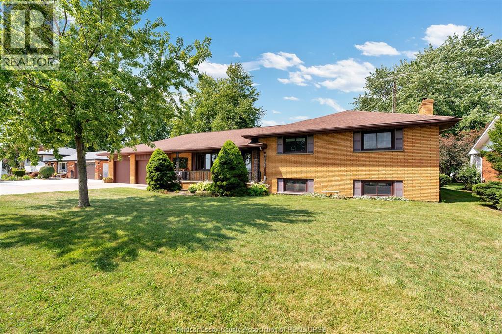 3-bedroom Single Family at 1233 County Rd 27, Lakeshore — primary photograph