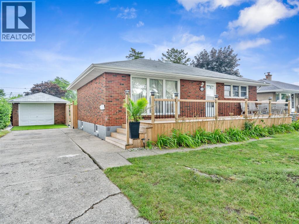 Single Family — 3226 Woodlawn Avenue, Windsor, Ontario