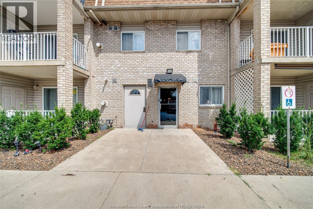 2-bedroom Single Family at 1323 Langlois Avenue #204, Windsor — photograph 3