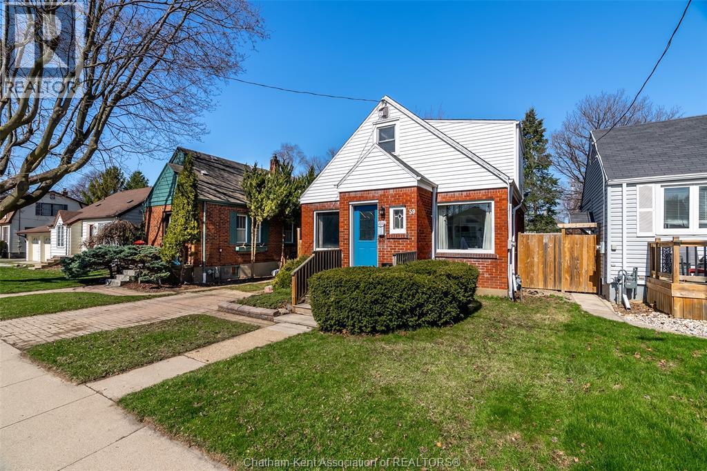 4-bedroom Single Family at 59 Prince Arthur Avenue, Chatham — primary photograph