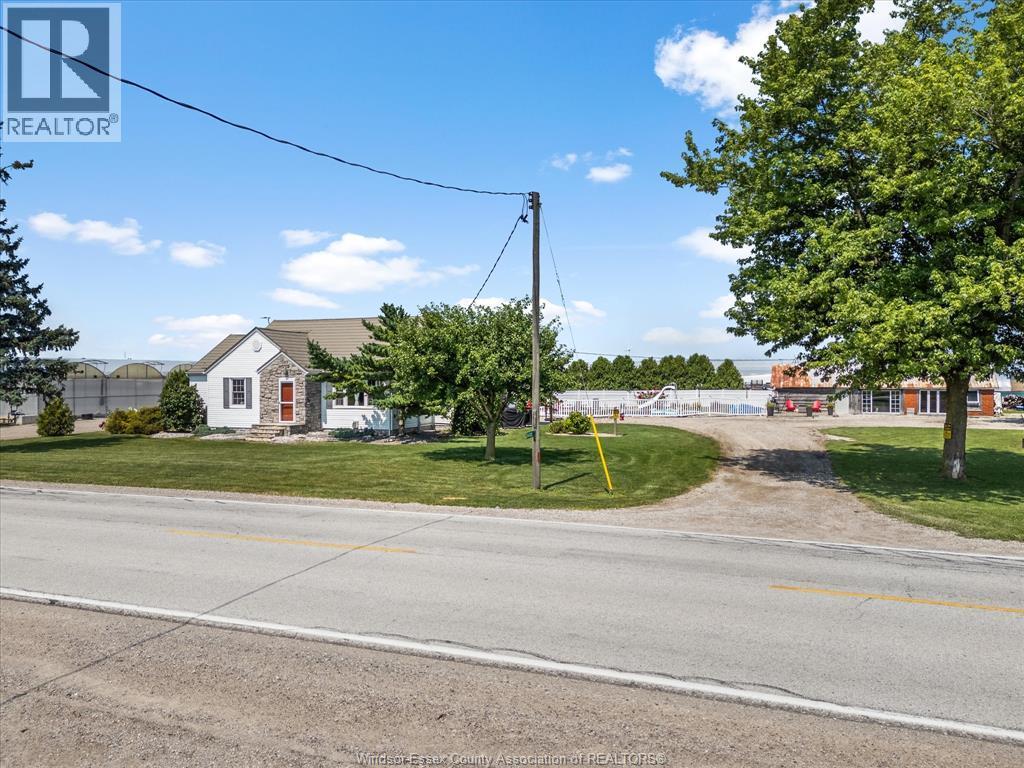 5-bedroom Single Family at 343 County Rd 14, Cottam — photograph 3