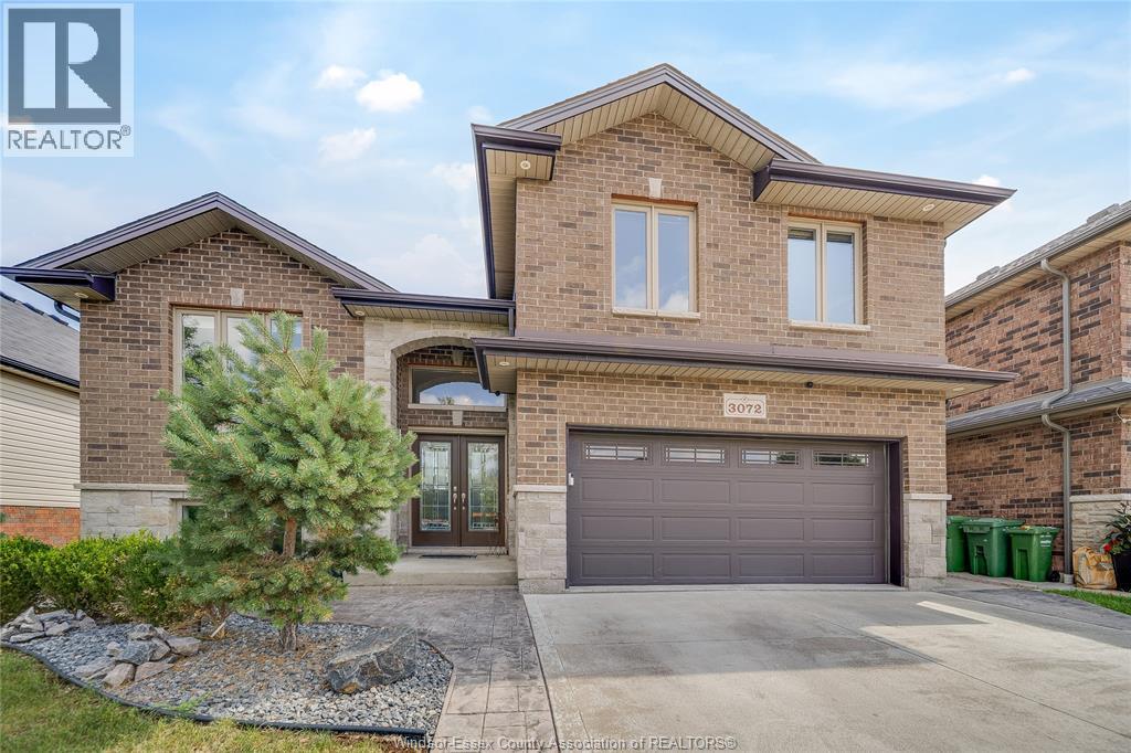 4-bedroom Single Family at 3072 Troup Crescent, Windsor — photograph 2