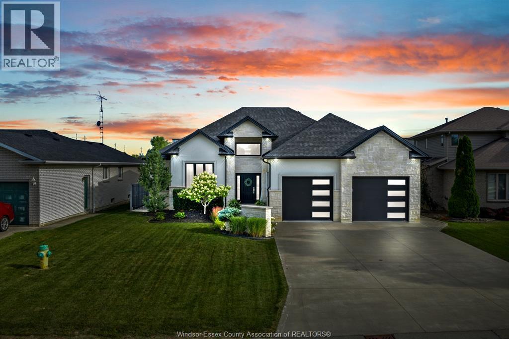 4-bedroom Single Family at 22 Shawnee Court, Leamington — primary photograph