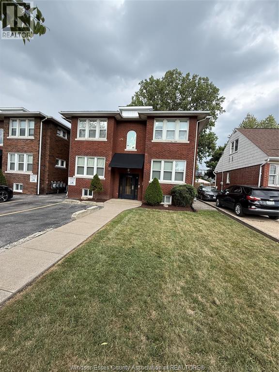 2-bedroom Single Family at 344 Partington Avenue #2, Windsor — photograph 2