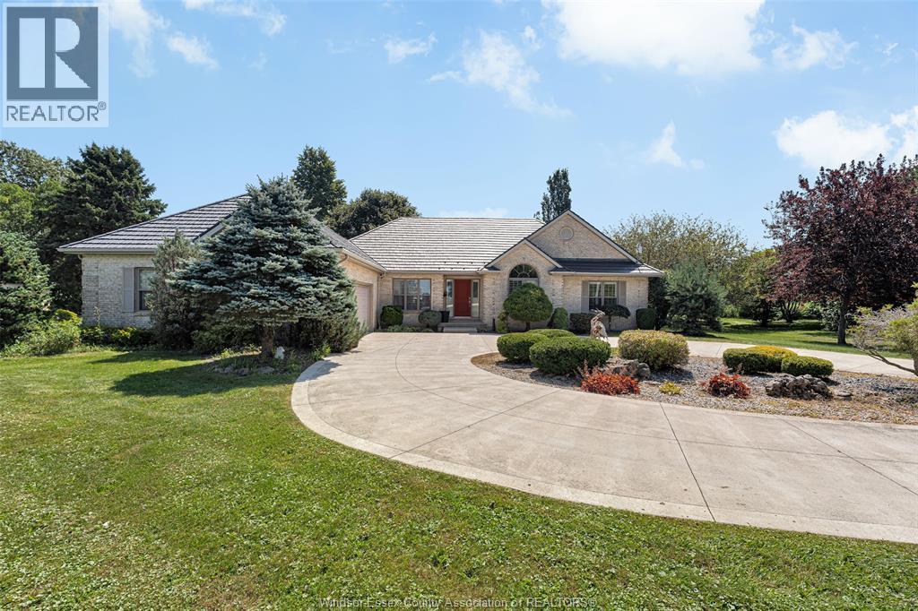 5-bedroom Single Family at 6258 Talbot Trail, Merlin — photograph 2