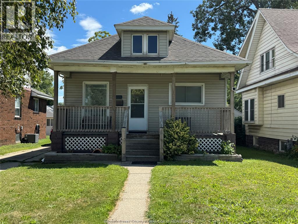 3-bedroom Single Family at 3515 Sandwich Street, Windsor — primary photograph