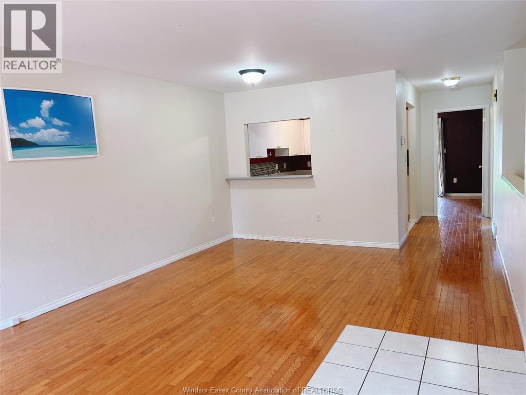 3-bedroom Single Family at 2620 Norfolk Street, Windsor — photograph 2