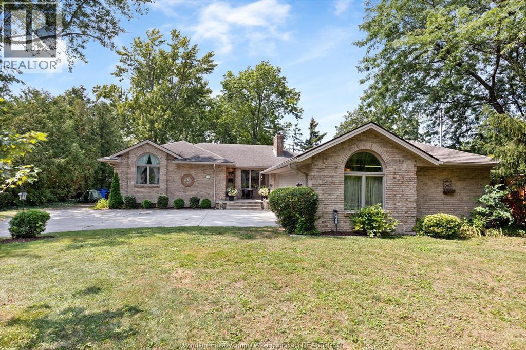 4-bedroom Single Family at 161 Lacasse Boulevard, Tecumseh — primary photograph