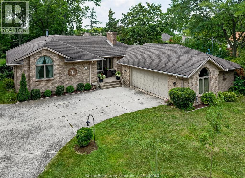 4-bedroom Single Family at 161 Lacasse Boulevard, Tecumseh — photograph 2