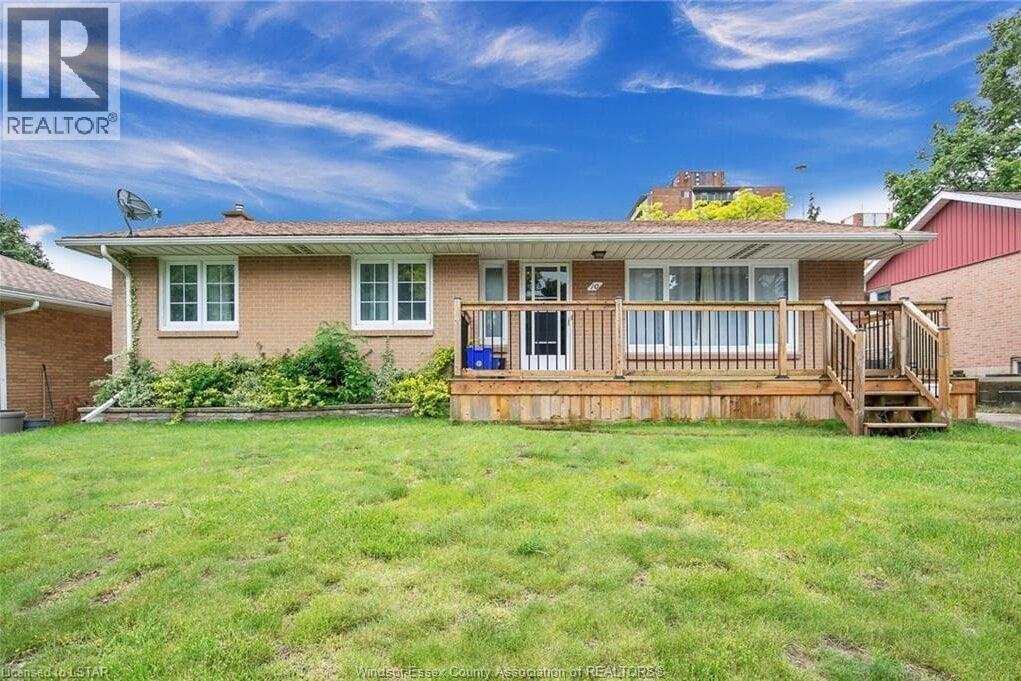 5-bedroom Single Family at 10 Countess, Leamington — primary photograph