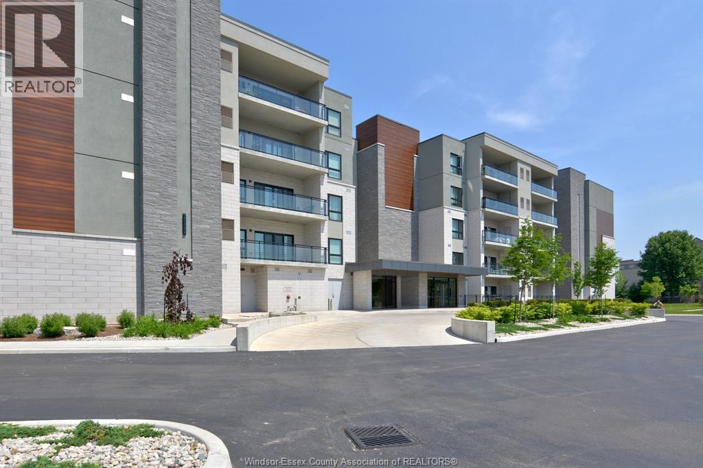 2-bedroom Single Family at 250 Manning #404, Tecumseh — primary photograph