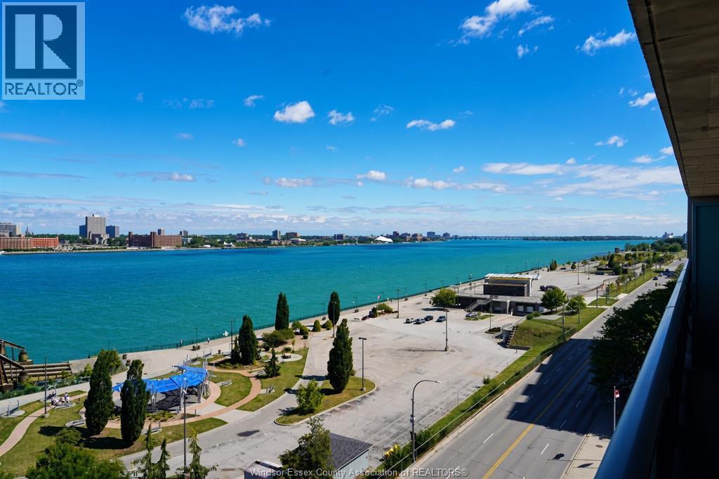 Single Family — 111 Riverside Drive, Windsor, Ontario