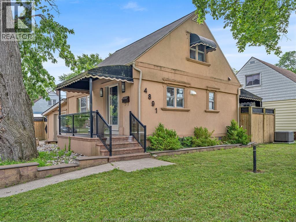 3-bedroom Single Family at 4891 Seminole, Windsor — photograph 3