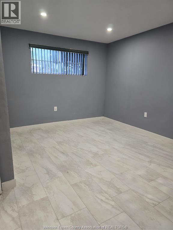 3-bedroom Single Family at 1849 Drouillard #LOWER, Windsor — primary photograph