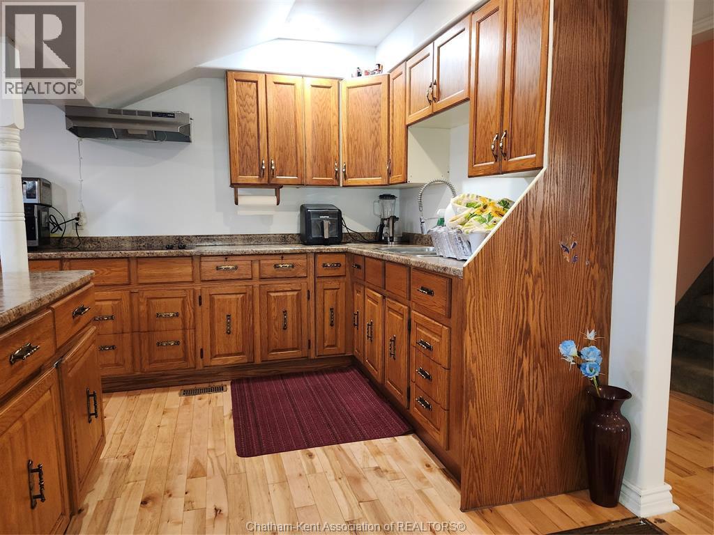 3-bedroom Single Family at 29395 Zone  4 Road, Thamesville — photograph 2