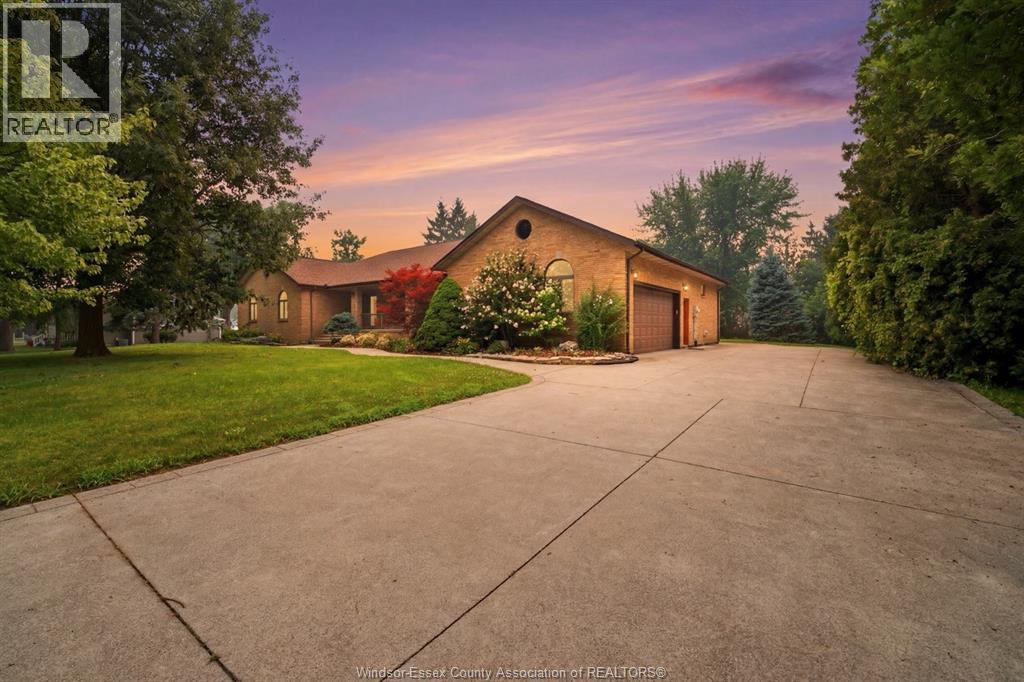 5-bedroom Single Family at 2073 Lesperance Road, Tecumseh — primary photograph