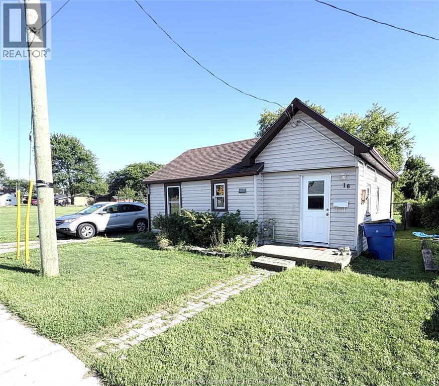 2-bedroom Single Family at 16 Wills Street, Wallaceburg — photograph 3