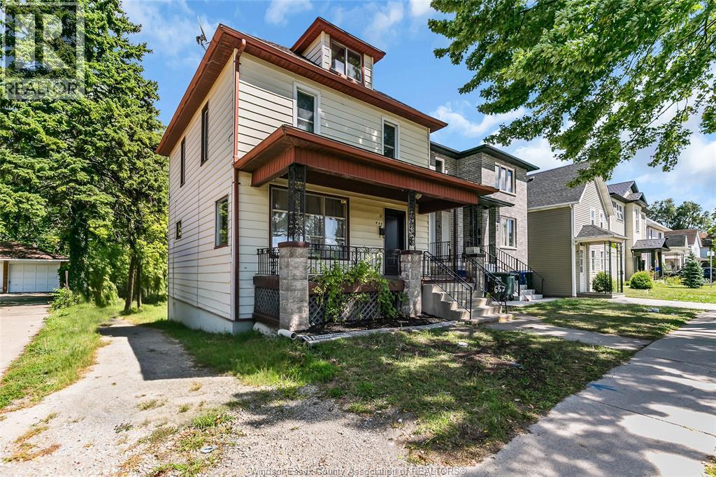 4-bedroom Single Family at 444 Crawford, Windsor — photograph 3