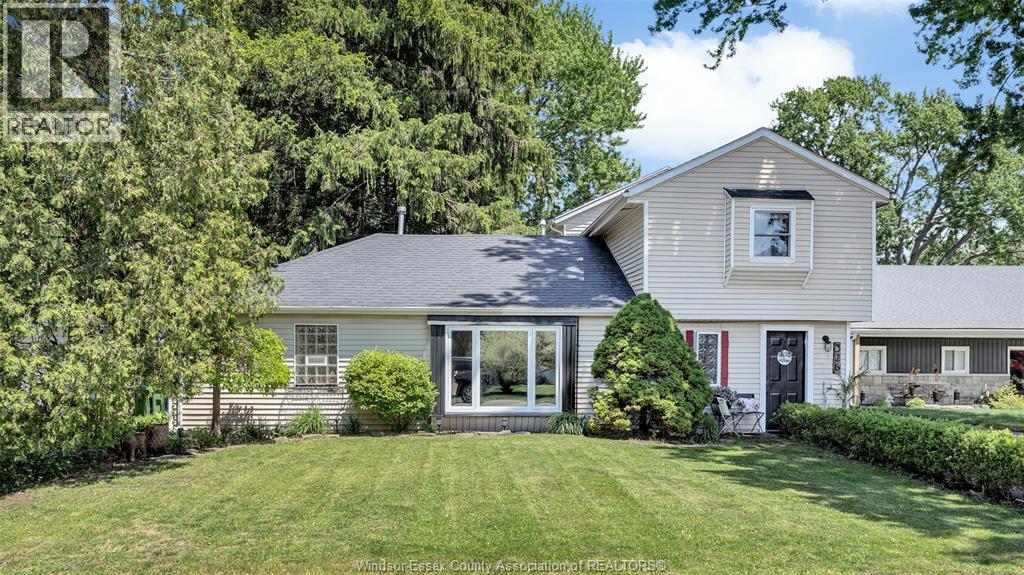 3-bedroom Single Family at 326 Coronado, Tecumseh — primary photograph