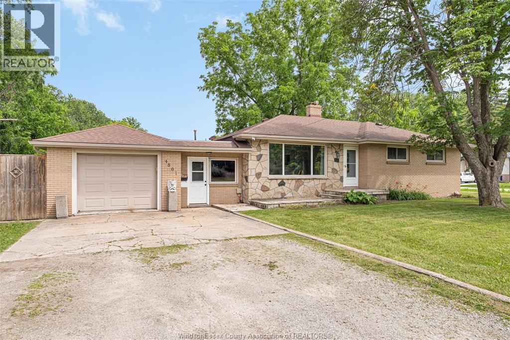 3-bedroom Single Family at 4861 Matchett Road, Windsor — primary photograph