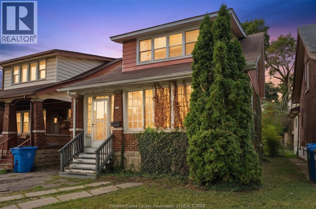 5-bedroom Single Family at 497 Rankin Avenue, Windsor — photograph 2