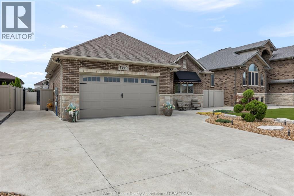 4-bedroom Single Family at 1360 Legends Lane, Lakeshore — photograph 2