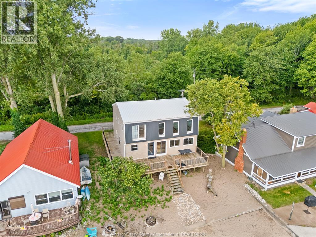 4-bedroom Single Family at 1435 East Shore Road, Pelee Island — photograph 3
