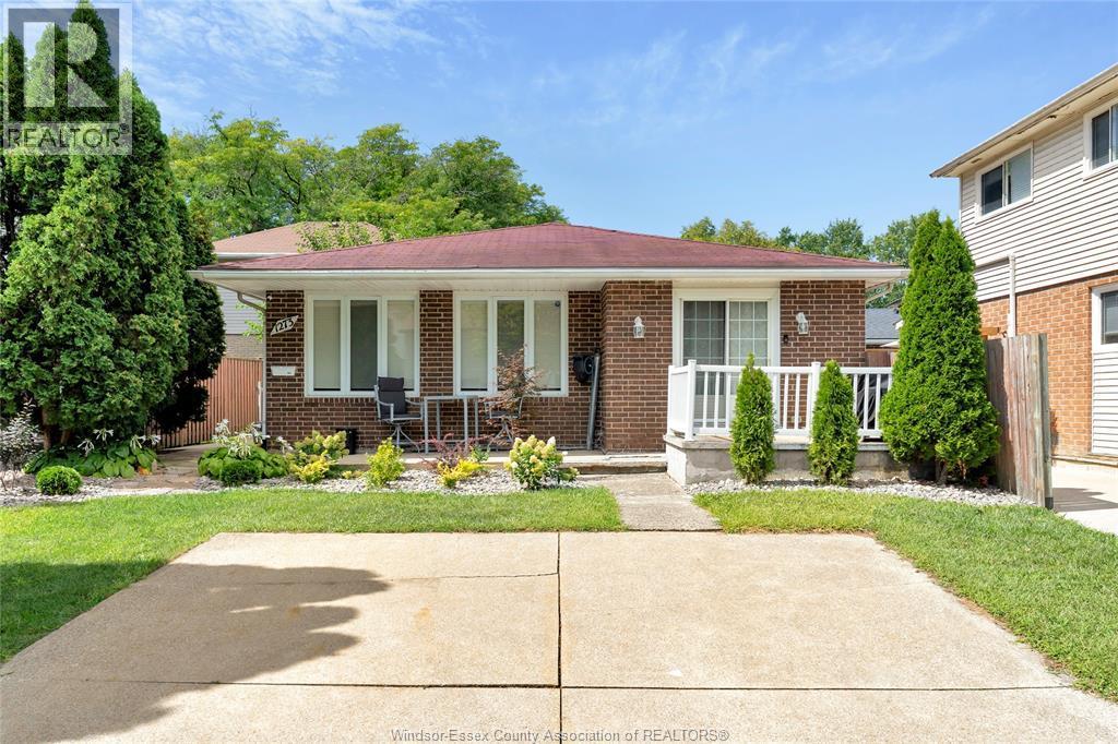 1-bedroom Single Family at 1273 Aire Place, Windsor — primary photograph