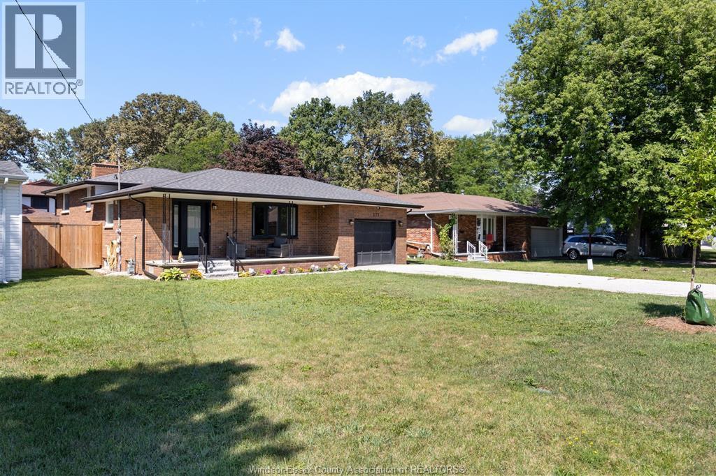 4-bedroom Single Family at 573 Lesperance Road, Tecumseh — photograph 2