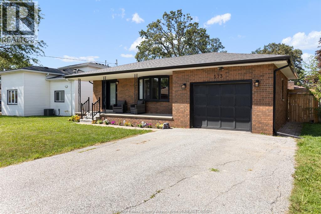 4-bedroom Single Family at 573 Lesperance Road, Tecumseh — photograph 3