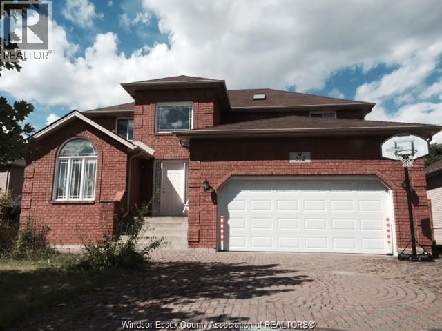 5-bedroom Single Family at 512 John Harvey, Windsor — primary photograph