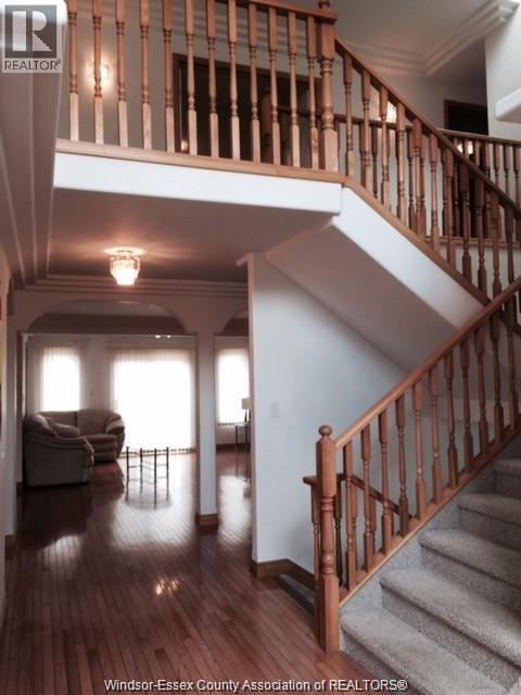 5-bedroom Single Family at 512 John Harvey, Windsor — photograph 3