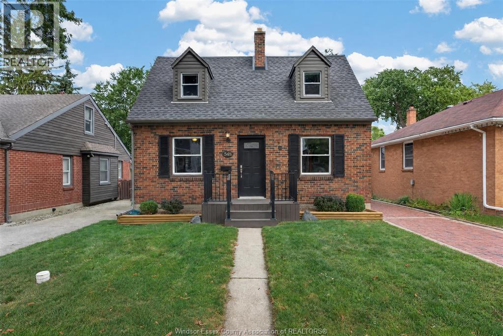 2-bedroom Single Family at 848 Edward Avenue, Windsor — primary photograph