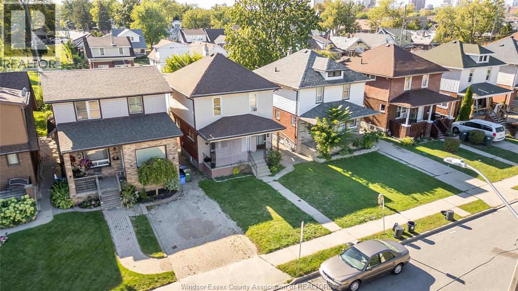 3-bedroom Single Family at 1249 Marentette Avenue, Windsor — photograph 2