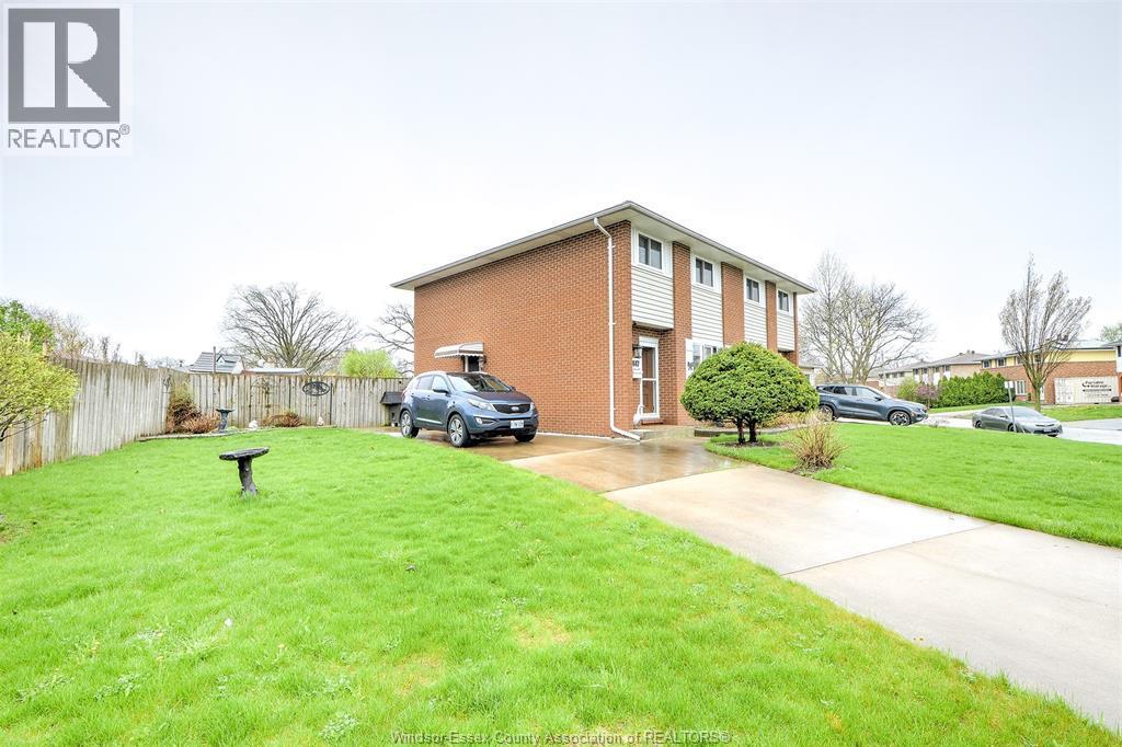 3-bedroom Single Family at 9447 Alten Drive, Windsor — primary photograph
