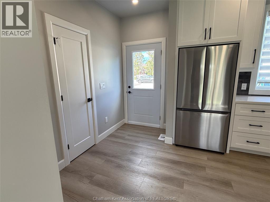 2-bedroom Single Family at 983 Chandler Street #2, Dresden — photograph 2