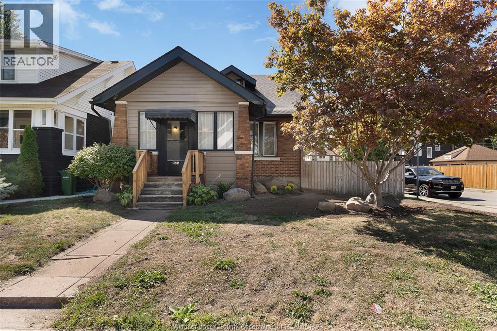 3-bedroom Single Family at 1605 Dougall Avenue #UPPER, Windsor — primary photograph