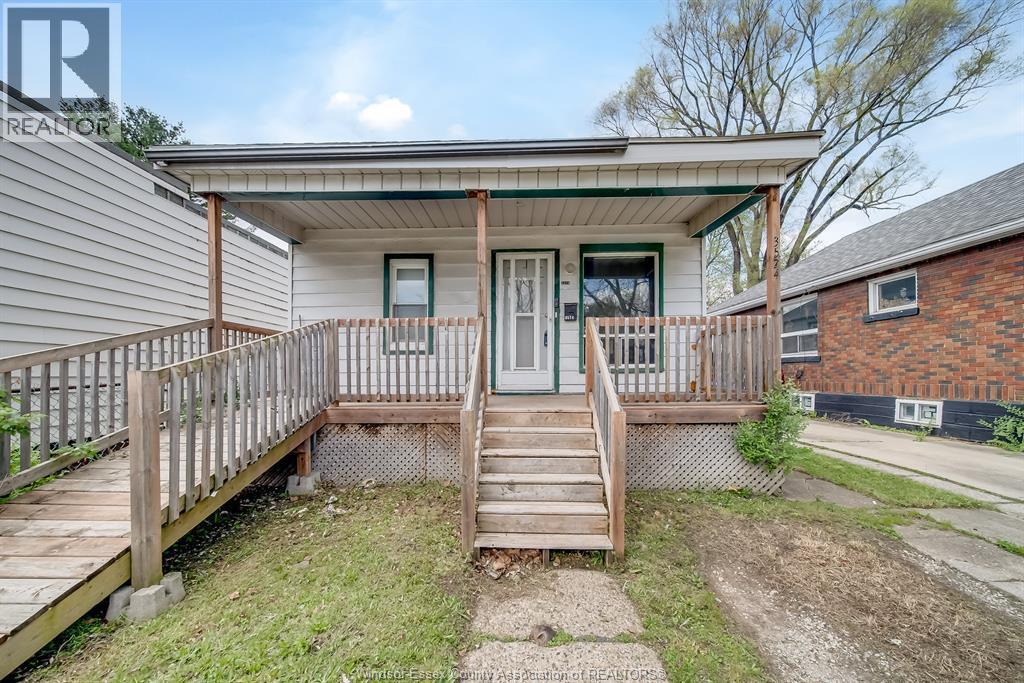 3-bedroom Single Family at 3574 Bloomfield Rd., Windsor — primary photograph